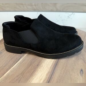 Anne Klein Women's Eliza Ankle Boot
Black suede size 8